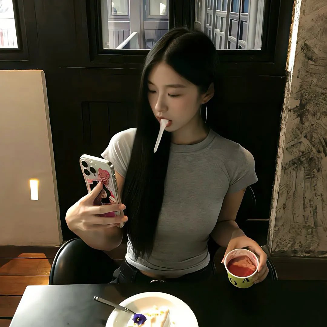 出位俏娇娃